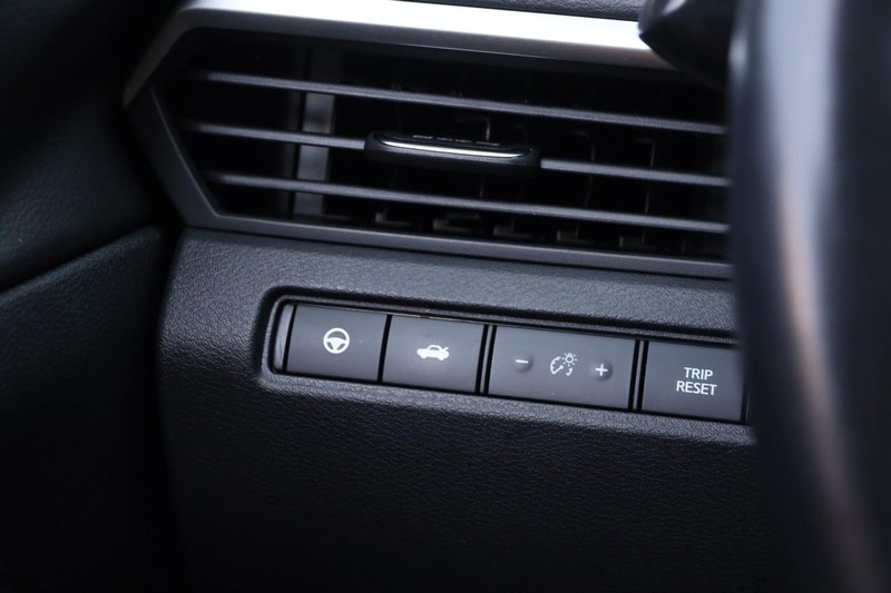 Nissan Altima Vehicle Image 19