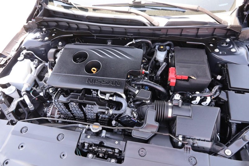 Nissan Altima Vehicle Image 26