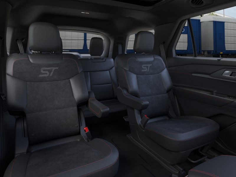 Ford Explorer Vehicle Image 11