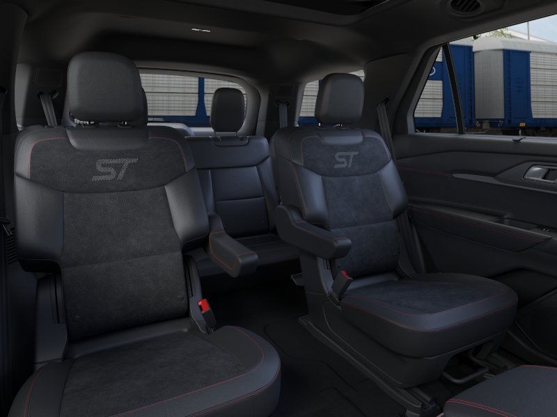 Ford Explorer Vehicle Image 11