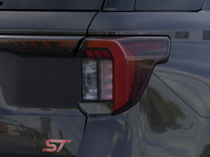 Ford Explorer Vehicle Image 21