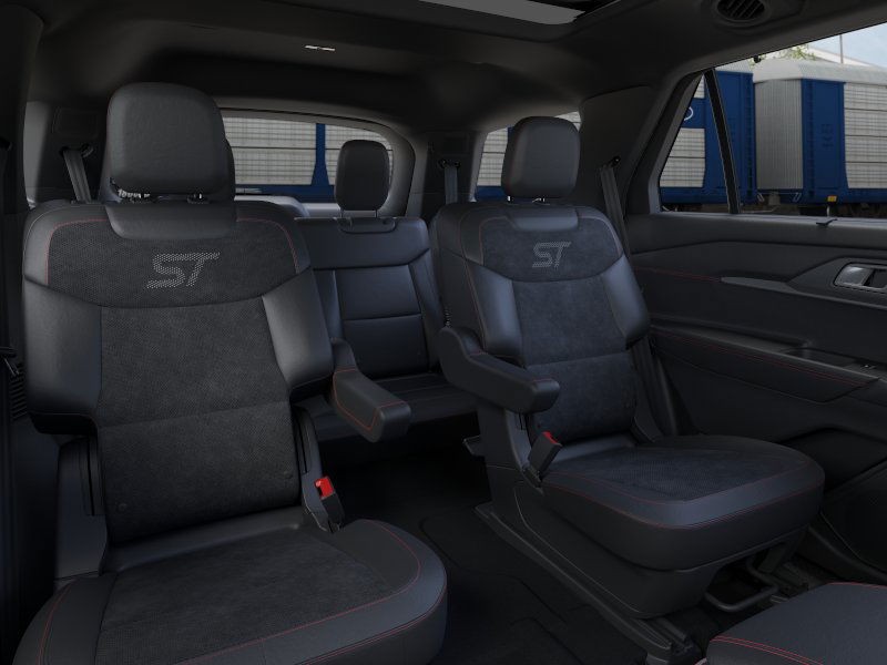 Ford Explorer Vehicle Image 11