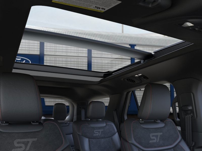 Ford Explorer Vehicle Image 22