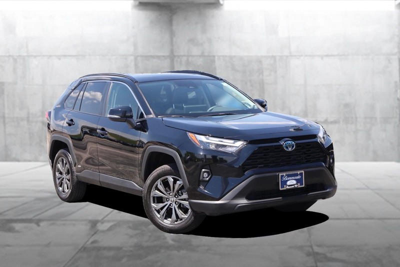 Toyota RAV4 Hybrid Vehicle Image 02