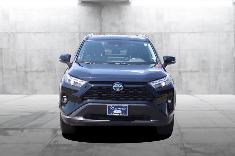 Toyota RAV4 Hybrid Vehicle Image 04