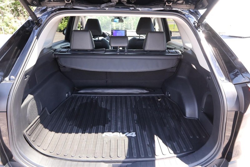 Toyota RAV4 Hybrid Vehicle Image 07