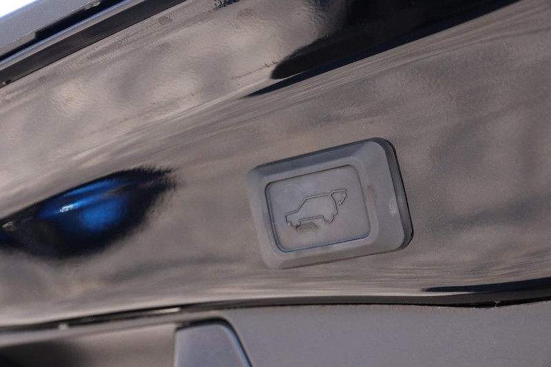 Toyota RAV4 Hybrid Vehicle Image 08