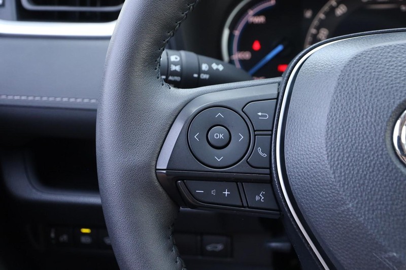 Toyota RAV4 Hybrid Vehicle Image 13