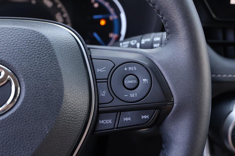 Toyota RAV4 Hybrid Vehicle Image 14