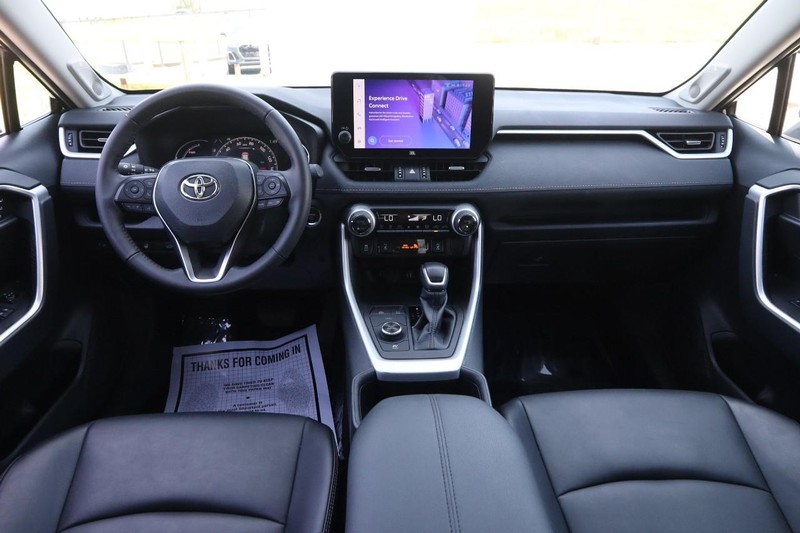 Toyota RAV4 Hybrid Vehicle Image 22