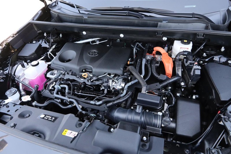 Toyota RAV4 Hybrid Vehicle Image 28