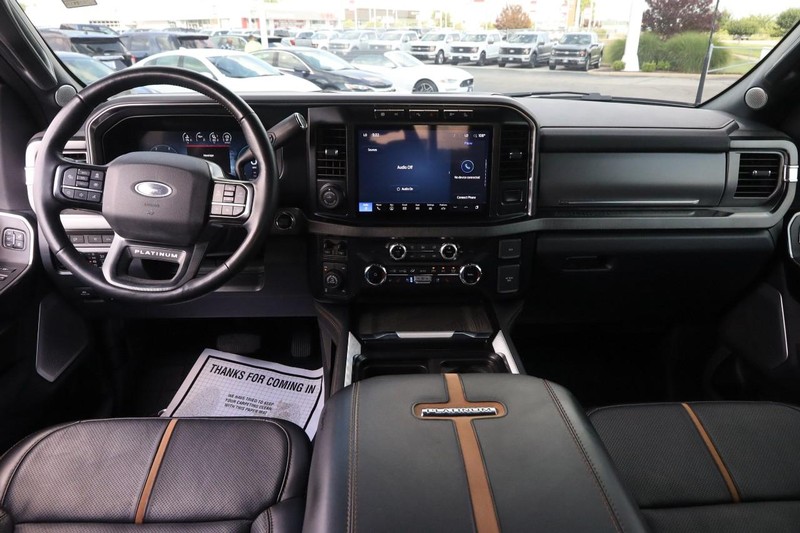 Ford Super Duty F-350 SRW Vehicle Image 21