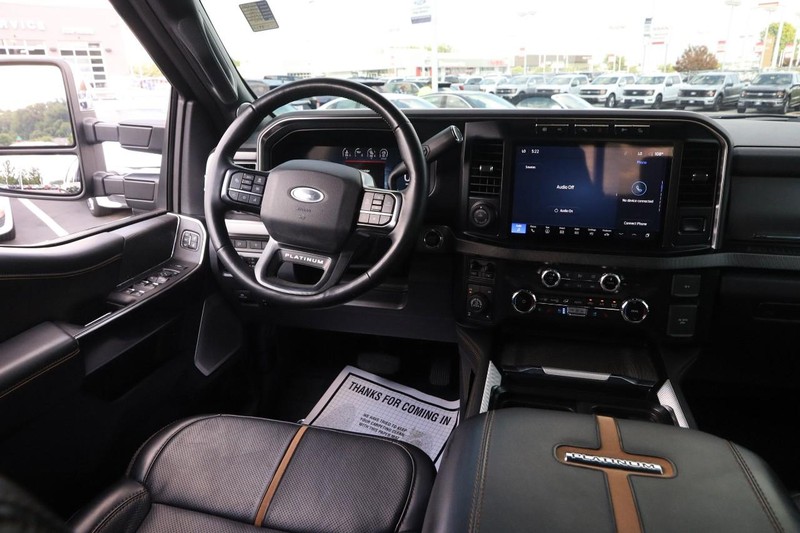 Ford Super Duty F-350 SRW Vehicle Image 22