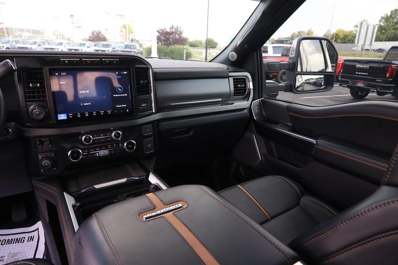 Ford Super Duty F-350 SRW Vehicle Image 25