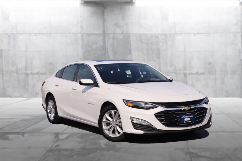 Chevrolet Malibu Vehicle Image 02