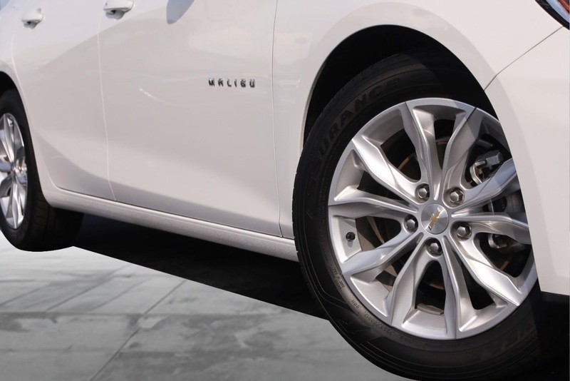 Chevrolet Malibu Vehicle Image 03