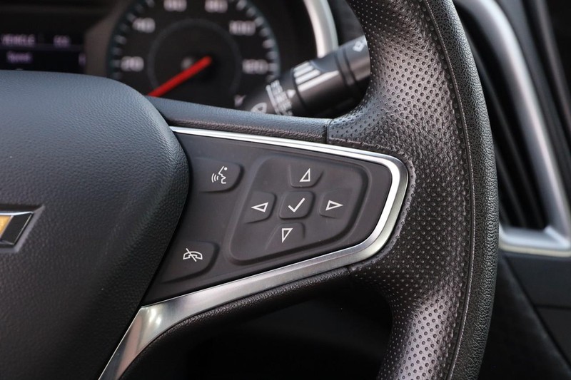 Chevrolet Malibu Vehicle Image 12