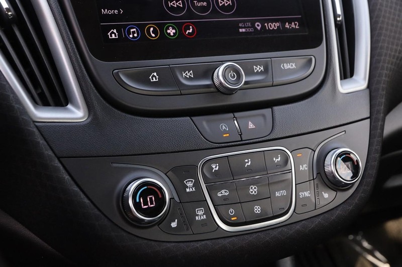 Chevrolet Malibu Vehicle Image 17