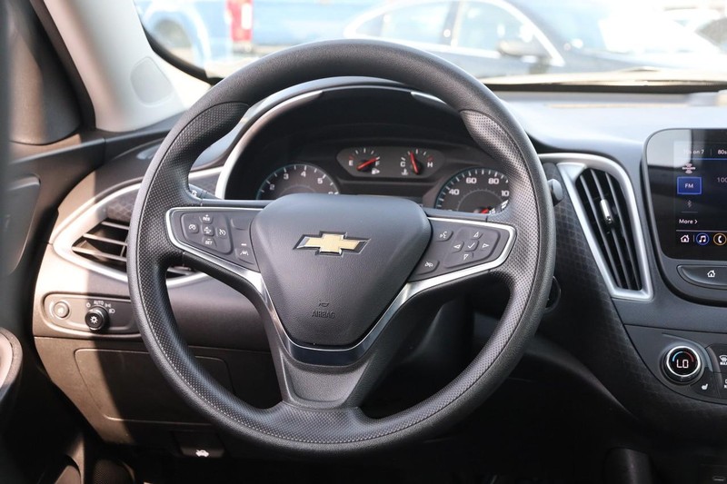 Chevrolet Malibu Vehicle Image 20