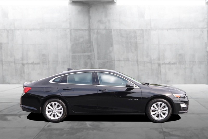 Chevrolet Malibu Vehicle Image 05