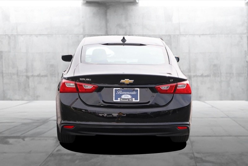 Chevrolet Malibu Vehicle Image 06