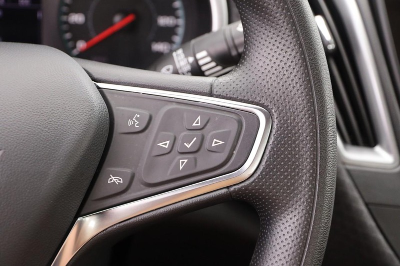 Chevrolet Malibu Vehicle Image 12