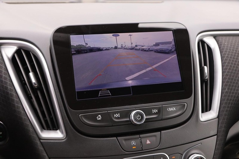 Chevrolet Malibu Vehicle Image 16