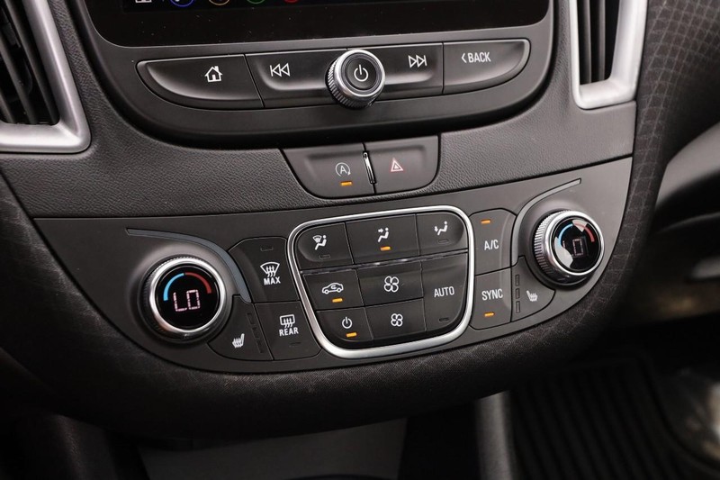 Chevrolet Malibu Vehicle Image 17