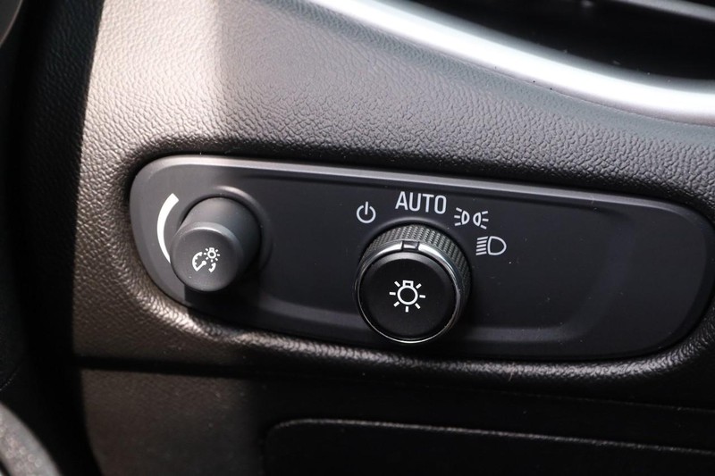 Chevrolet Malibu Vehicle Image 18