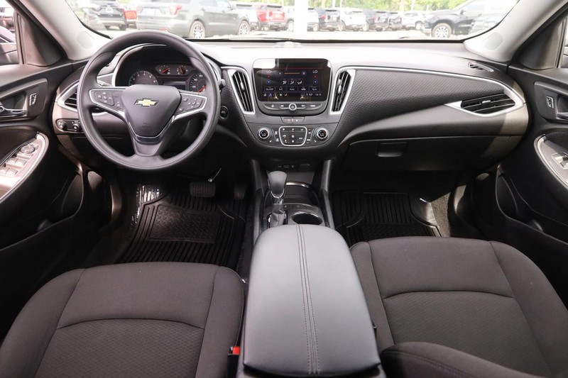 Chevrolet Malibu Vehicle Image 19