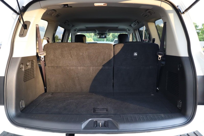 Nissan Armada Vehicle Image 07