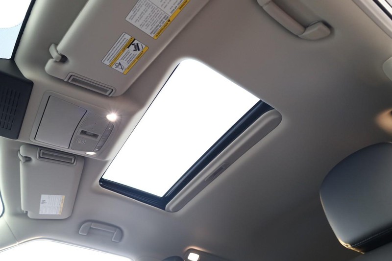 Nissan Armada Vehicle Image 11