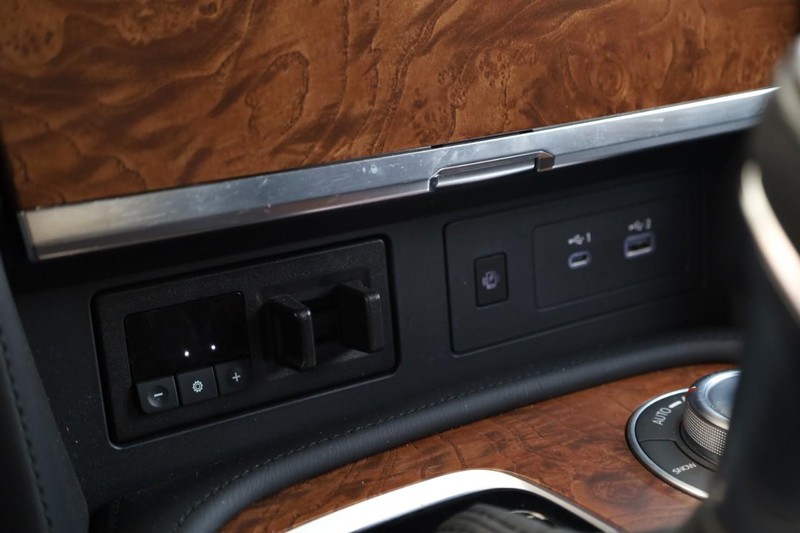 Nissan Armada Vehicle Image 18