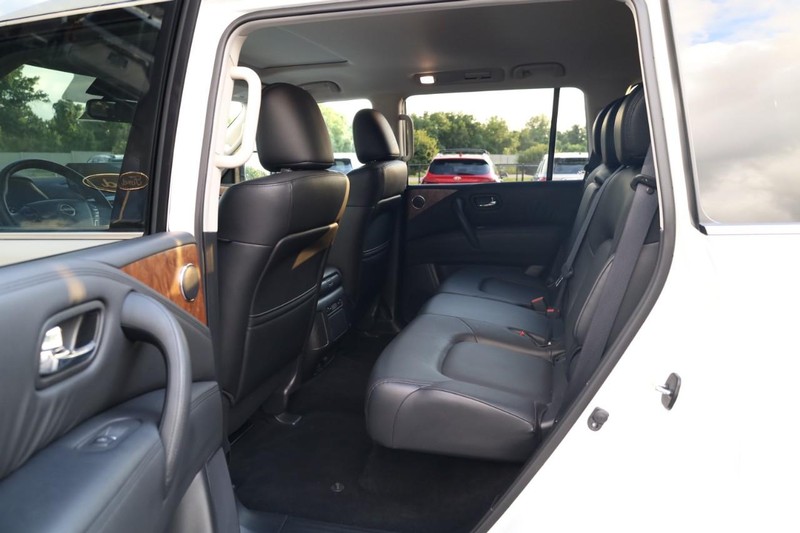 Nissan Armada Vehicle Image 25