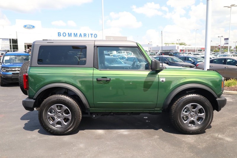 Ford Bronco Vehicle Image 05
