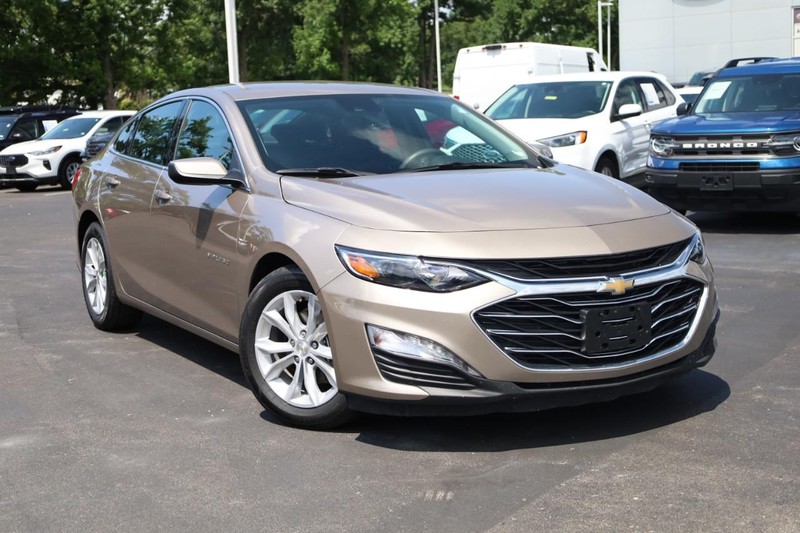 Chevrolet Malibu Vehicle Image 02