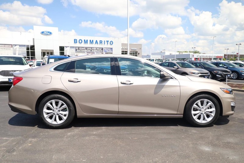 Chevrolet Malibu Vehicle Image 05