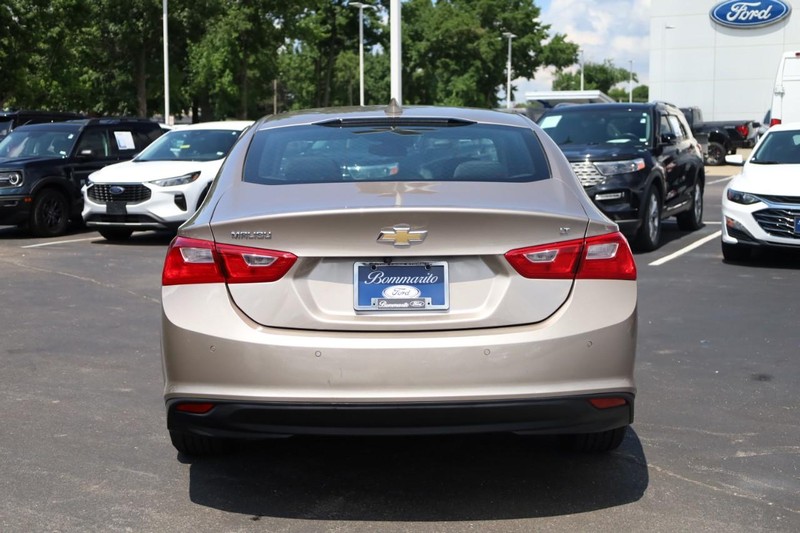 Chevrolet Malibu Vehicle Image 06