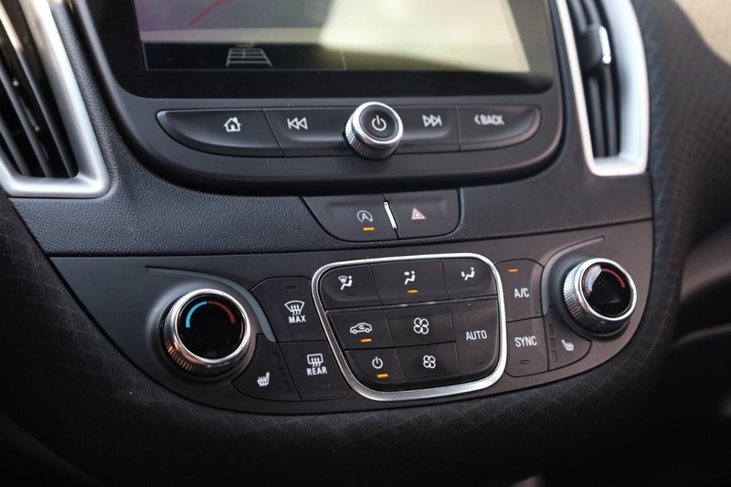 Chevrolet Malibu Vehicle Image 13