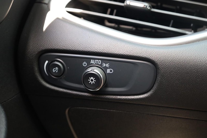 Chevrolet Malibu Vehicle Image 18