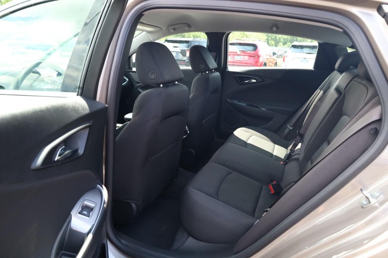 Chevrolet Malibu Vehicle Image 19