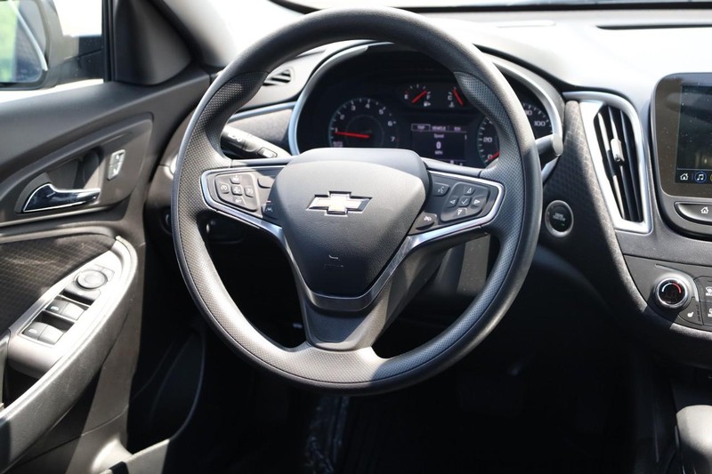 Chevrolet Malibu Vehicle Image 21