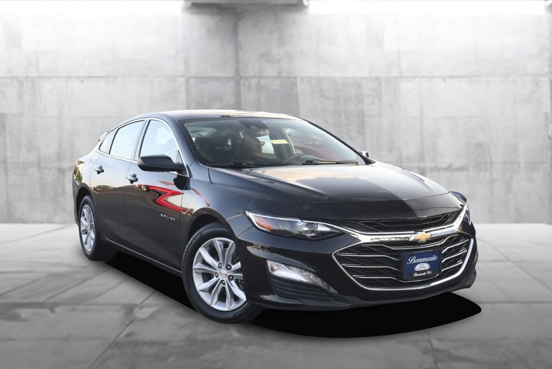 Chevrolet Malibu Vehicle Image 02