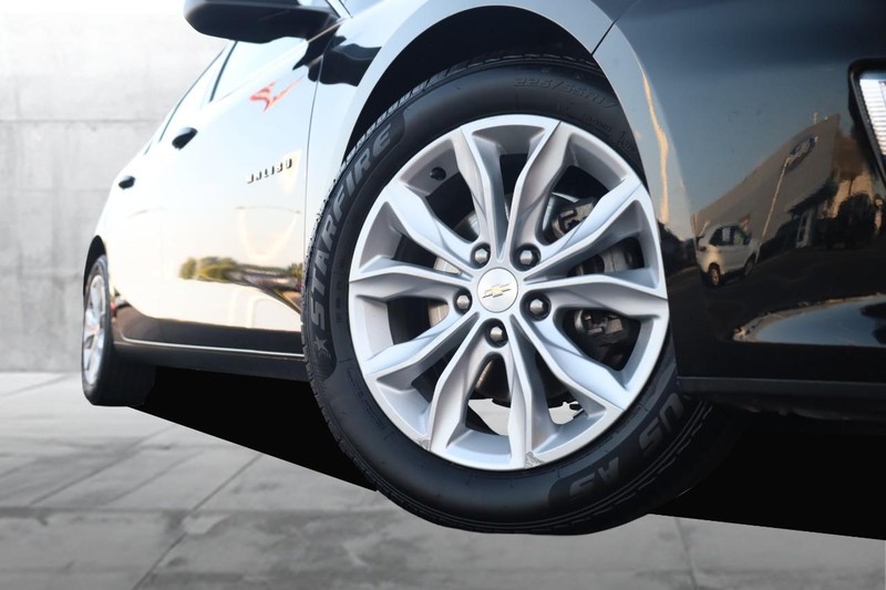 Chevrolet Malibu Vehicle Image 03