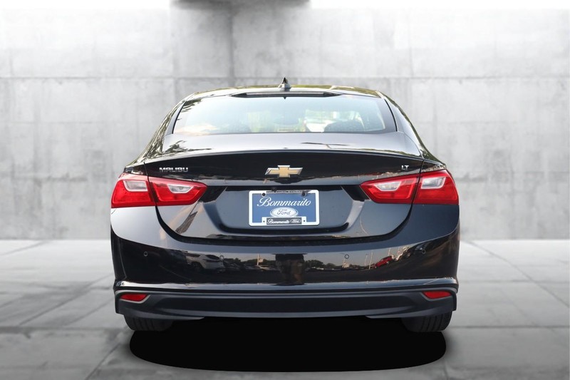 Chevrolet Malibu Vehicle Image 06