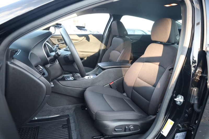 Chevrolet Malibu Vehicle Image 08