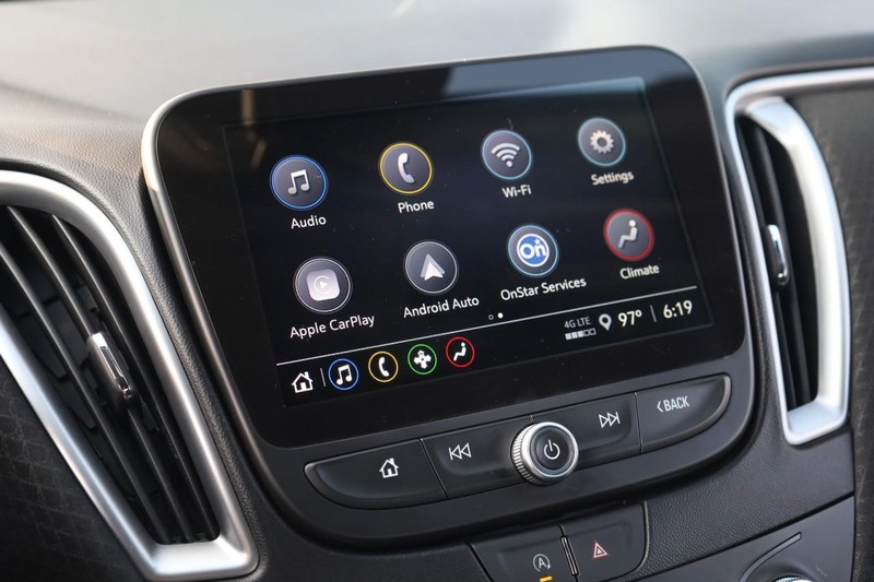Chevrolet Malibu Vehicle Image 11