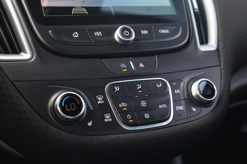 Chevrolet Malibu Vehicle Image 13