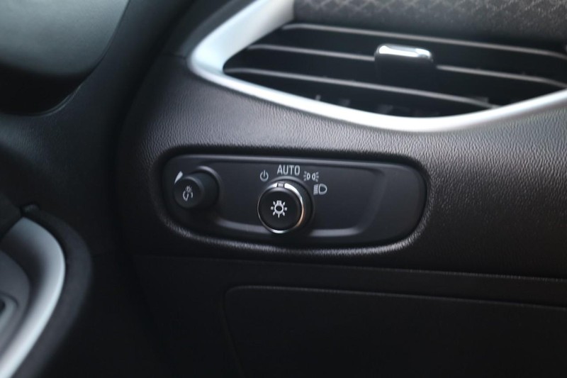 Chevrolet Malibu Vehicle Image 18