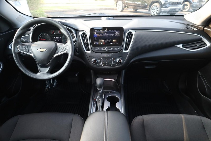 Chevrolet Malibu Vehicle Image 20